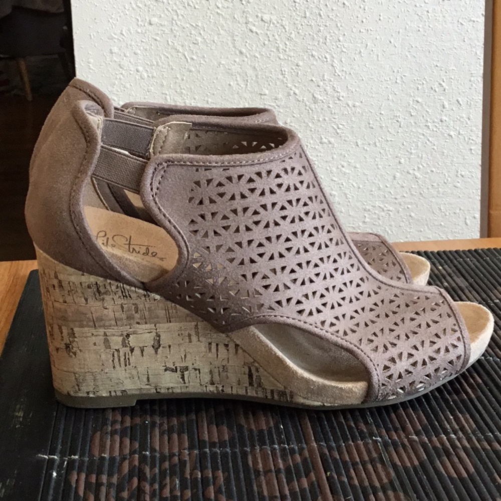 COPY - Wedged heal sandals 👡